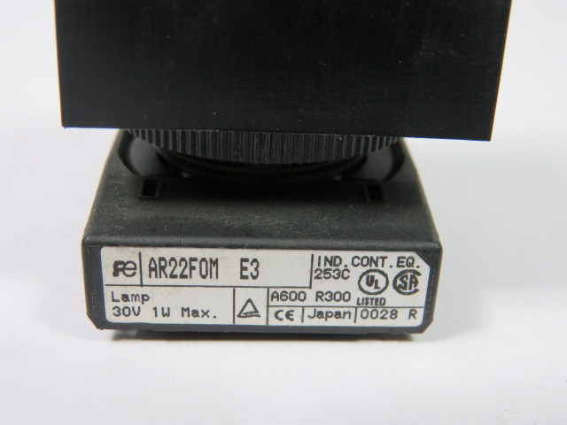 Fuji Electric AR22F0M-E3G Push Button Illum LED 30V Green Flush USED