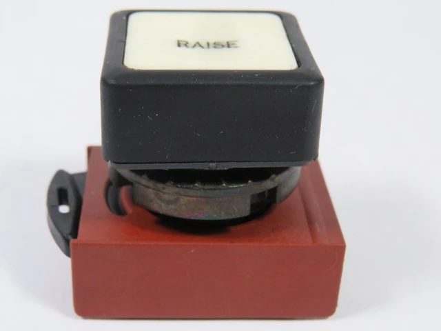 General Electric P9SPNBG Push Button Standard White Flush "RAISE" USED