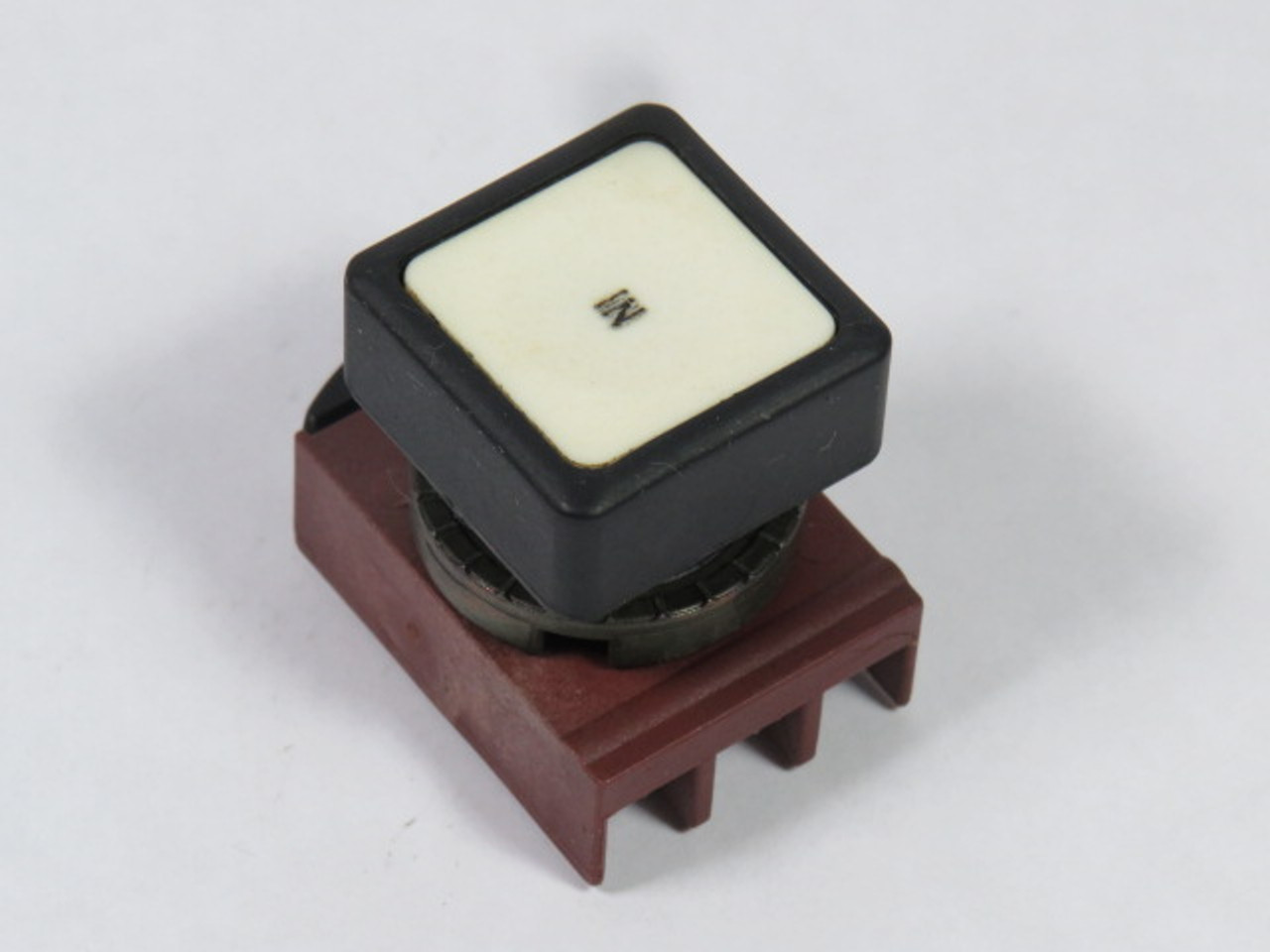 General Electric P9SPNBG Push Button Standard White Flush "IN" USED