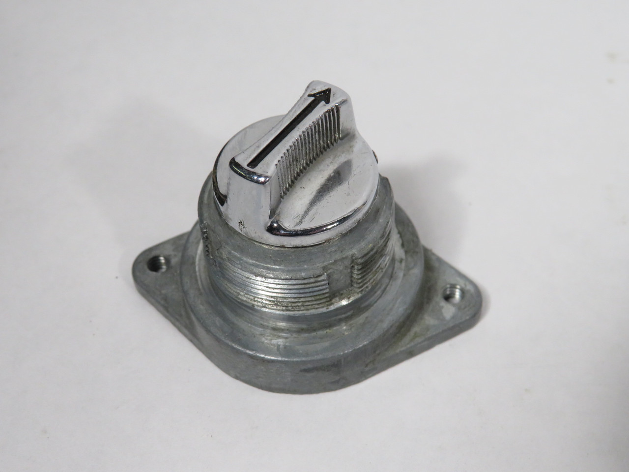 General Electric CR2940UB200D Oil-Tight Selector Switch Operator 3-Position USED