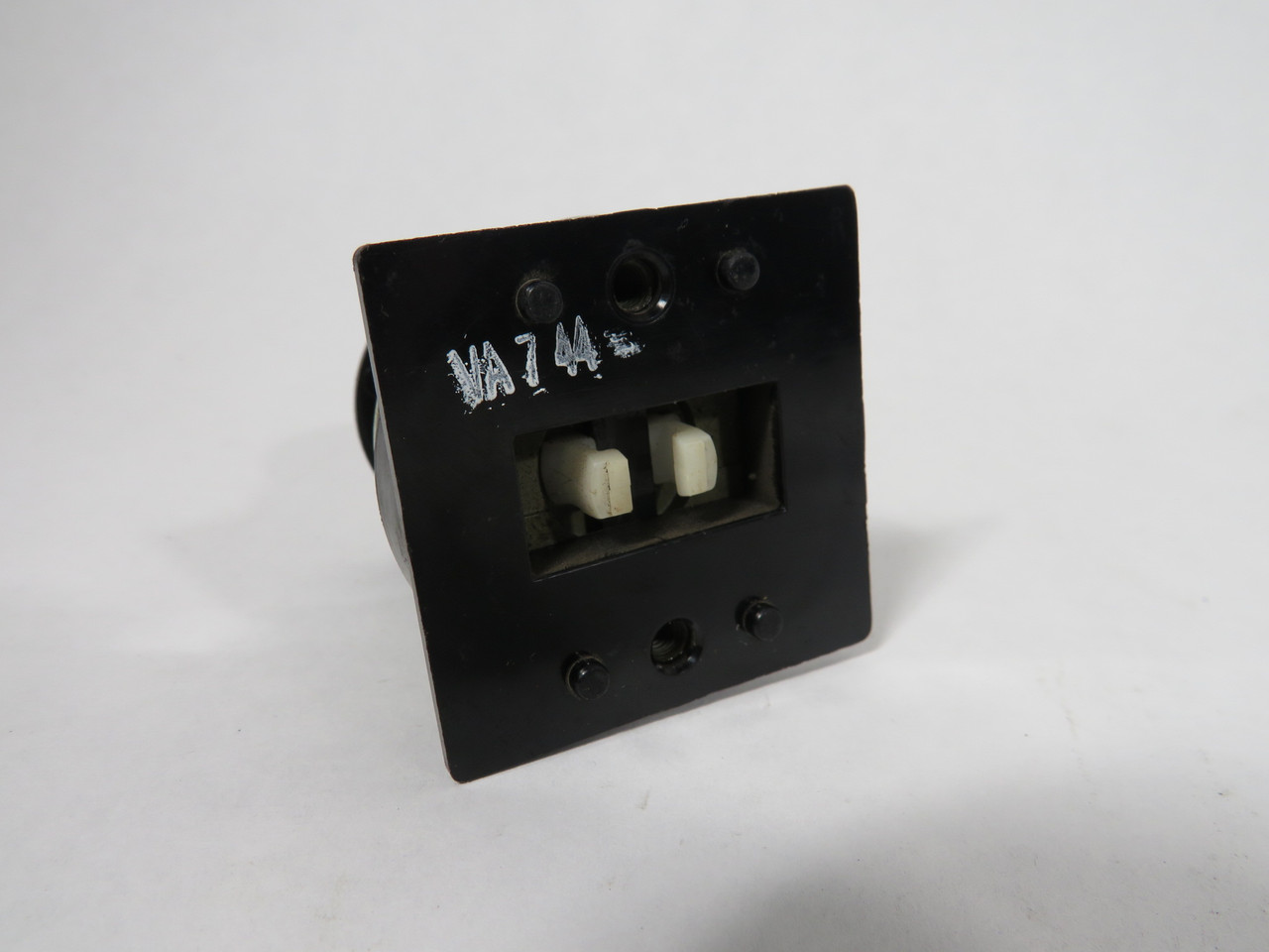 General Electric CR104PBM00B5 Mushroom Push Button Operator Black 1-3/8" USED