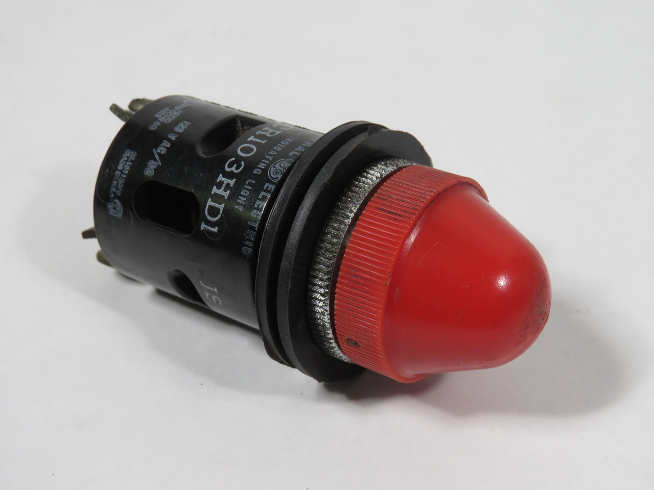 General Electric CR103HD1002R Pilot Light w/ Bulb 125VAC/DC Red Domed Lens USED