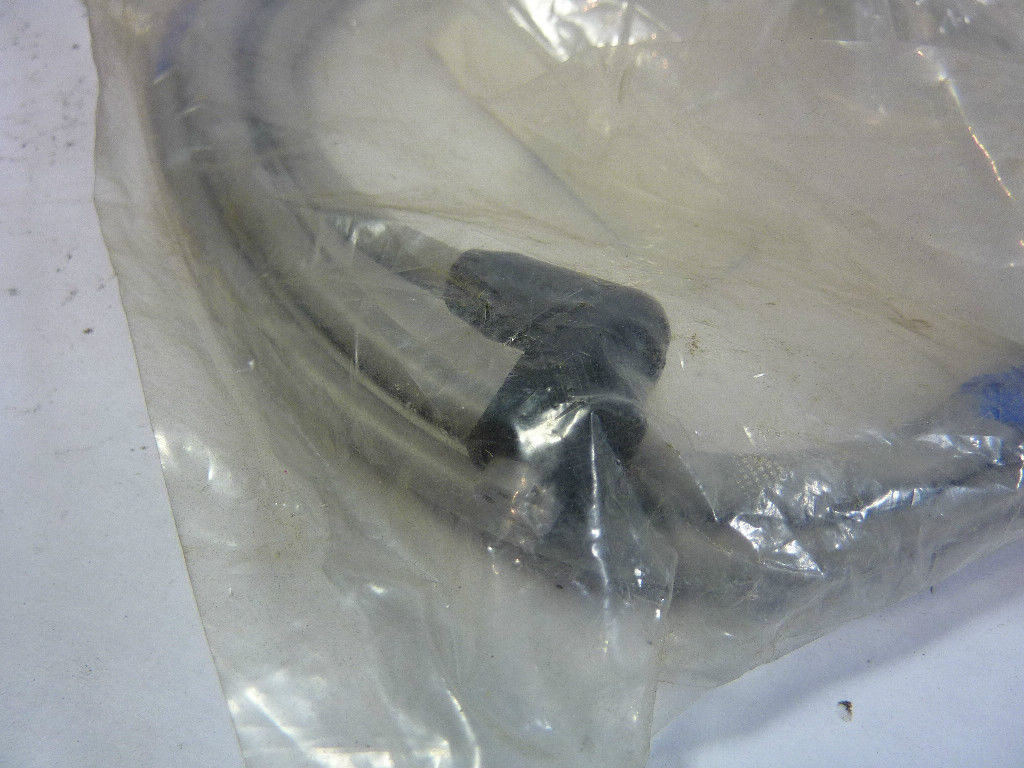 Omron Y92E-P1D3V2-G Connector Cable 08X0A ! NEW !