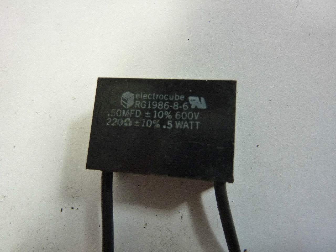 Electrocube RG1986-8-6 RC Network 1/2W 600V USED