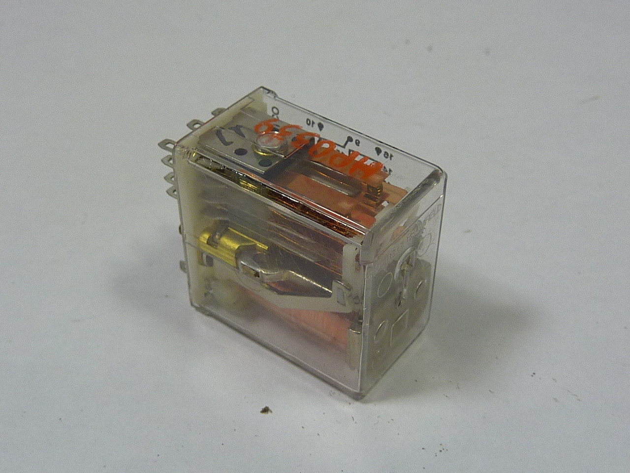 P&B R10-E1-Y4-V700 General Purpose Relay 24VDC 3A USED