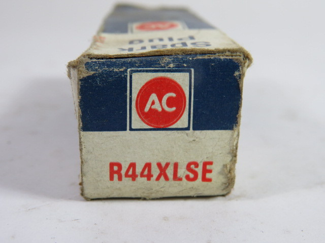 General Motors R44XLSE AC Spark Plug ! NEW !