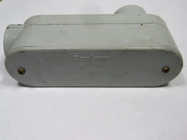 Scepter SLB40S Conduit Fitting C/W Cover 2 Ports 1-1/4" Non-Threaded USED