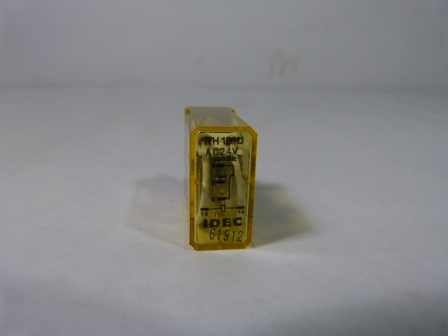 IDEC RH1B-U-AC24V Blade Relay 24V 5-Pin USED - Industrial Automation Canada