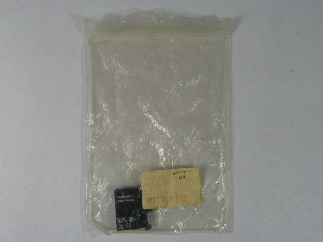 Moeller M22-LED230G Contact Block with LED Green ! NWB !