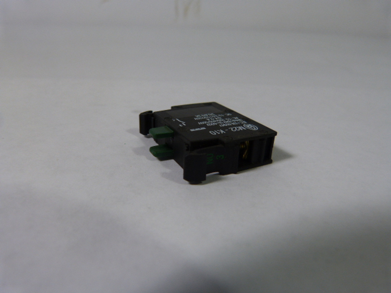 Moeller M22-K10 Contact Block Green Plunger 1NO 230/400/500VAC 6/4/2A USED