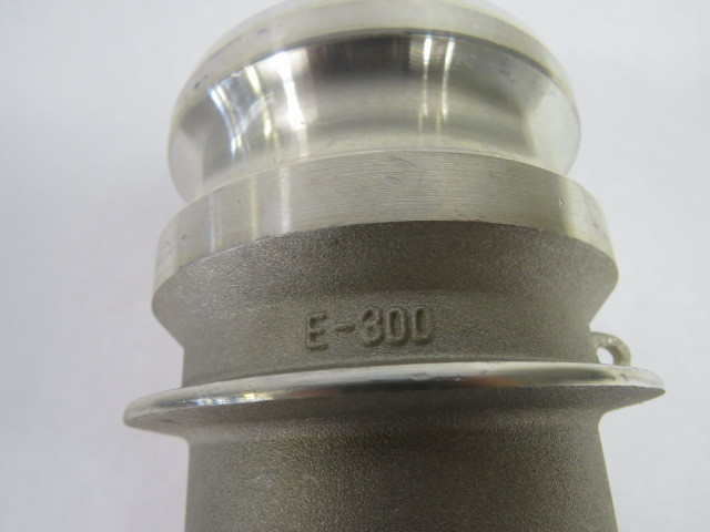 Generic E-300 Aluminum Quick Coupling 2-5/8" w/ Hose Connection 2-7/8" USED