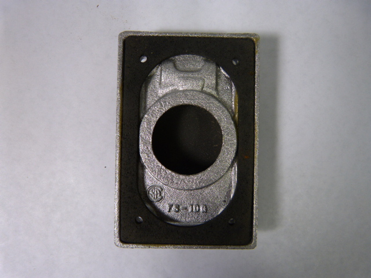 Appleton FS10G Weatherproof Receptacle Cover Cast Aluminum 1-7/16" Hole NOP