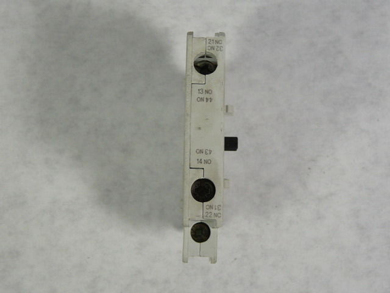 General Electric BCLL11 C-2000 Auxiliary Contact Base Block 1NO/1NC USED