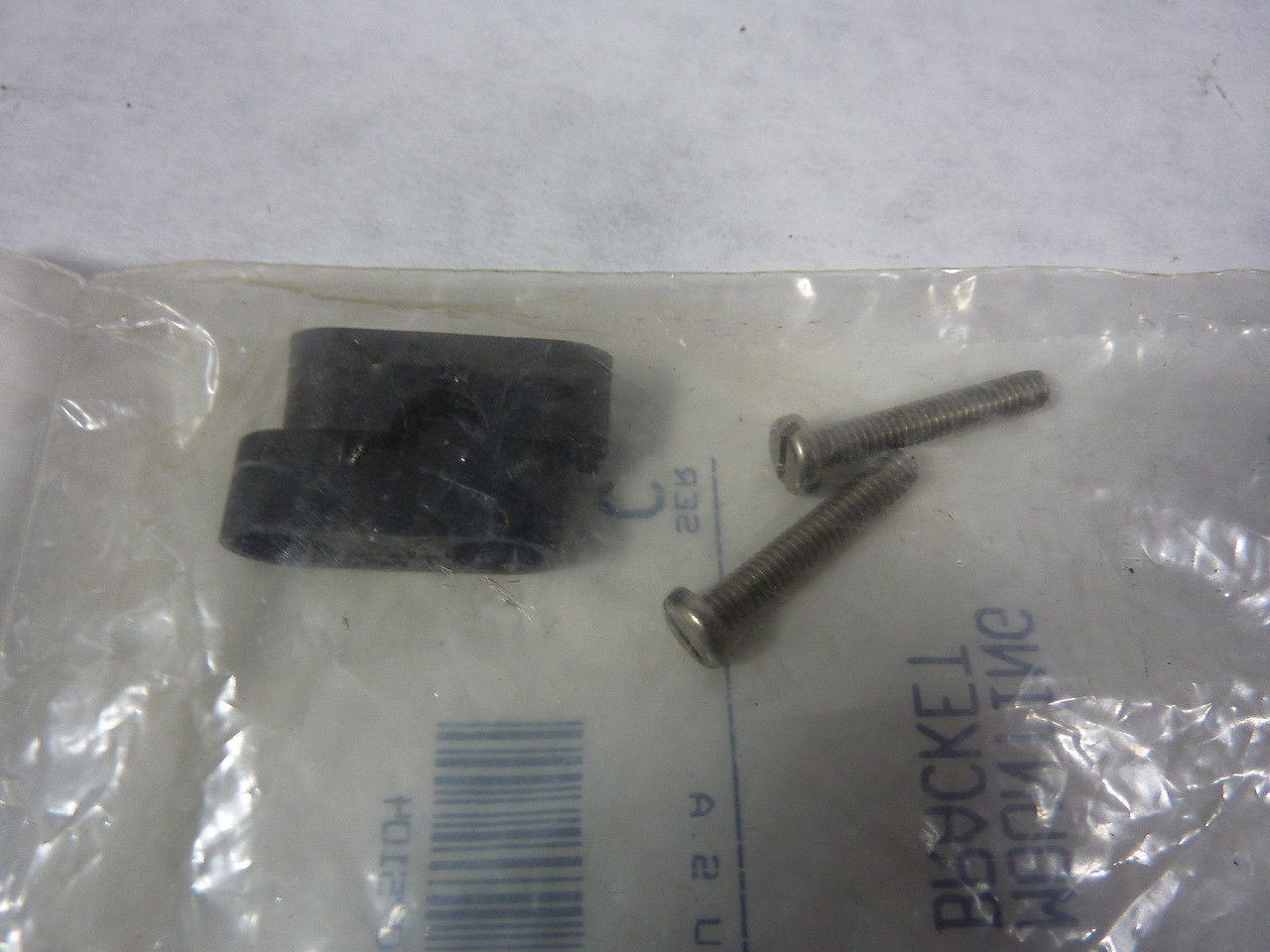 Allen-Bradley 871A-BP8 Bracket For Proximity Sensor ! NEW !