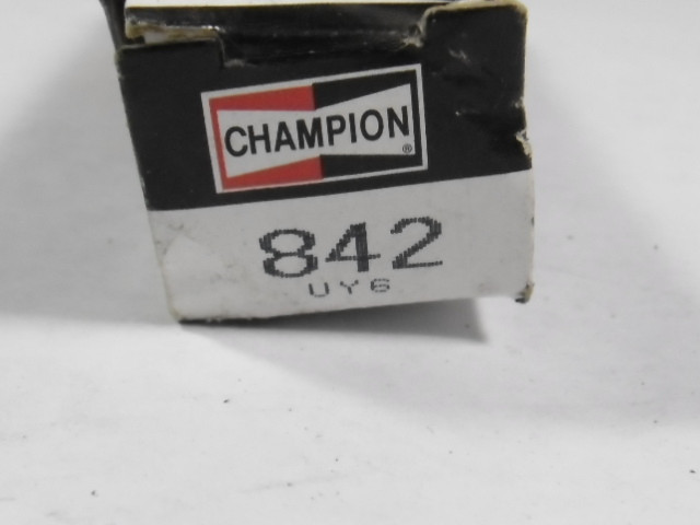 Champion 842 Sparkplug 10mm Damaged Box NEW
