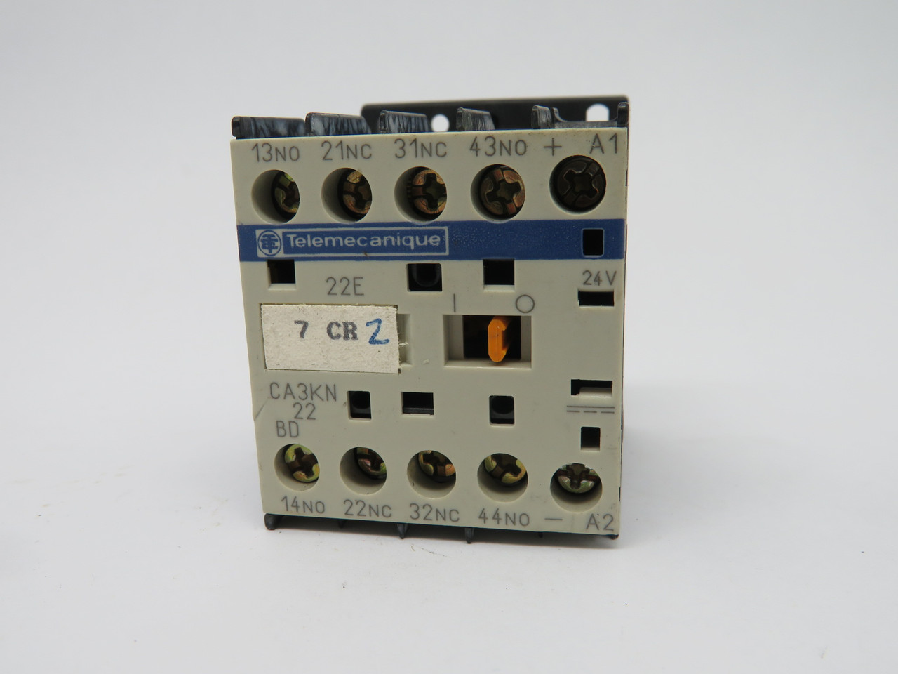 Telemecanique CA3-KN22-BD Control Relay 24V DC USED