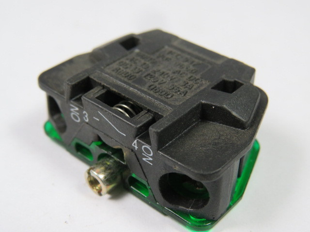 Allen-Bradley 800E-2X10 Series A Green Contact Block 3A 240V 1NO USED