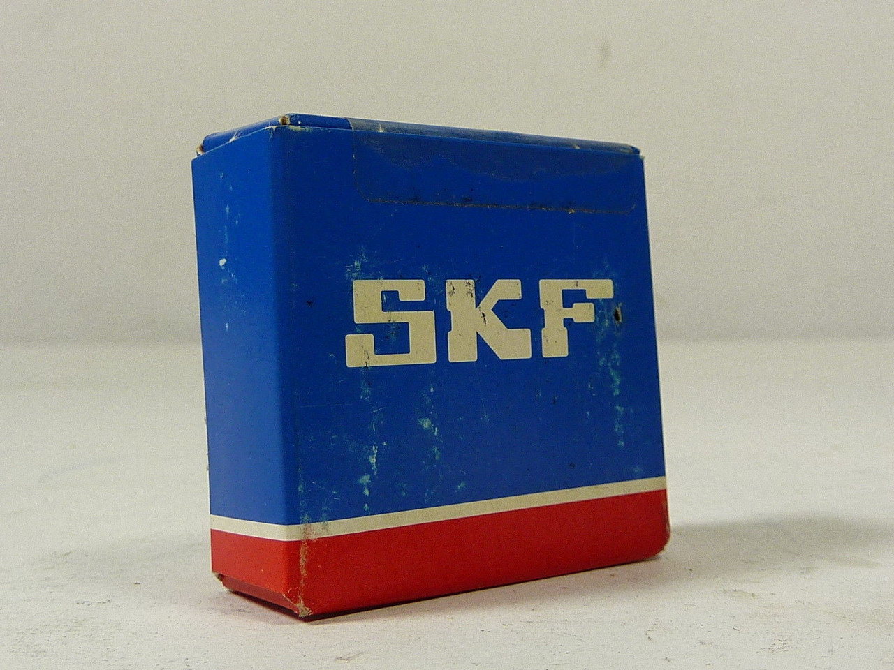 SKF 6300-2Z Ball Bearing ! NEW !