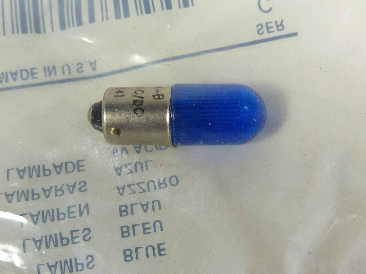 Allen-Bradley 800E-N65B Replacement Lamp Blue 6VAC/DC ! NEW !