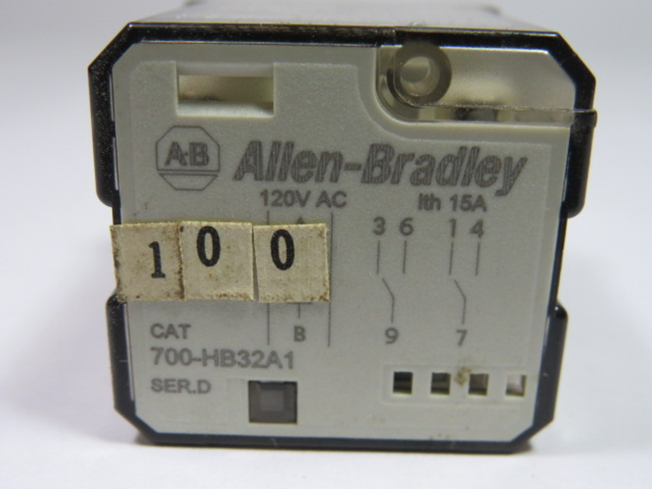 Allen-Bradley 700-HB32A1 Tube Base Relay 120VAC Coil 50/60Hz Series D USED