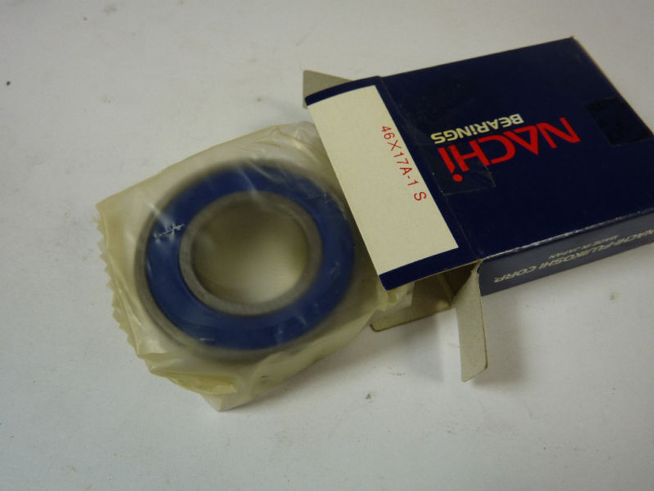 Nachi 6004-2NKE Single Row Ball Bearing ! NEW !