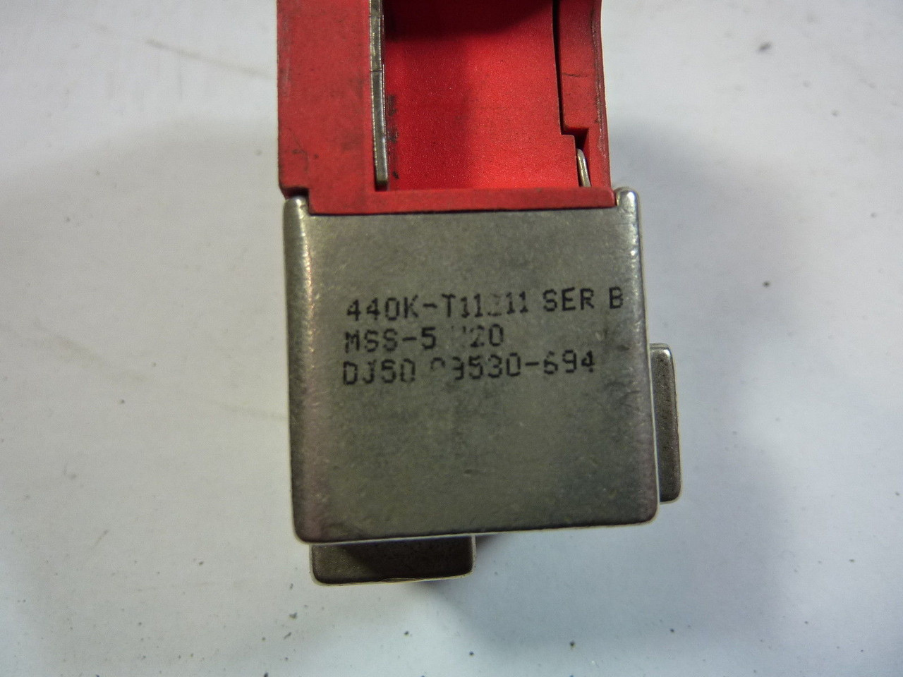Allen-Bradley 440K-T11211 Safety Switch 5 Amp 100V USED