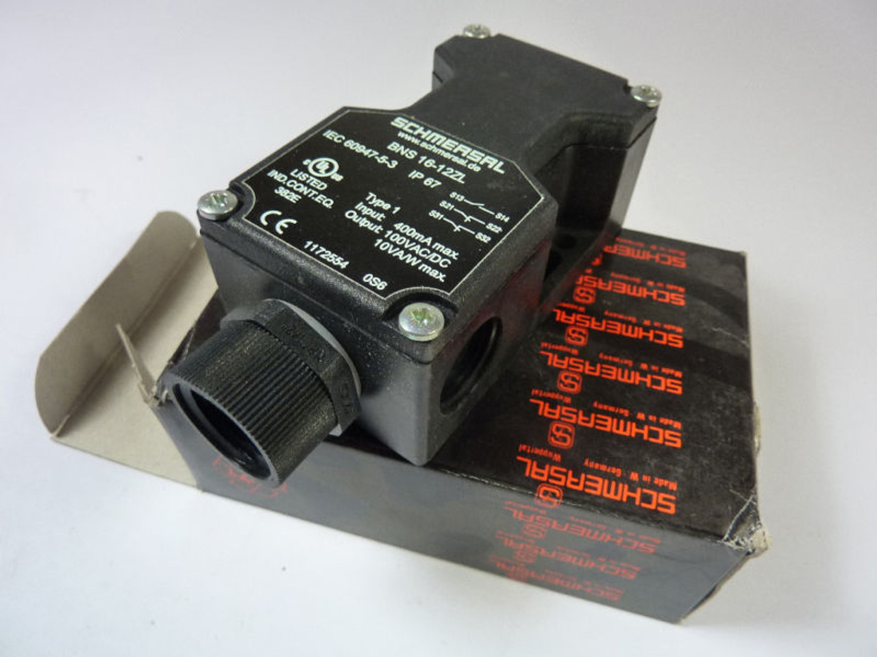 Schmersal BNS-16-12ZL Safety Sensor 100VAC ! NEW !