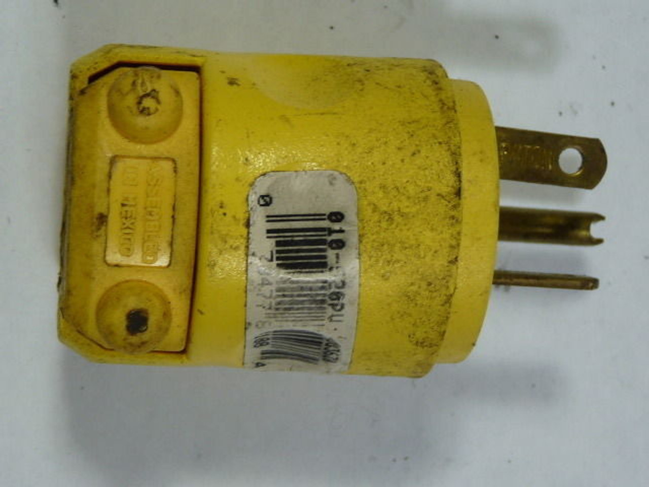 Leviton 309083 Plug Yellow 20AMP 125V Male USED