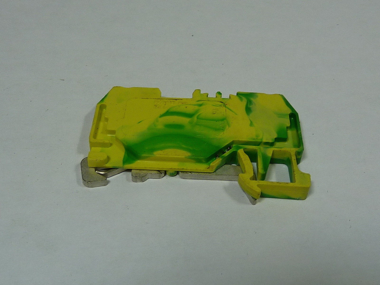 Wago 281-907 2-Conductor Ground Terminal Block 4mm 600V Green/Yellow USED