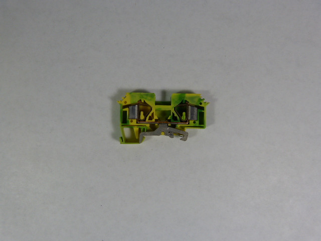 Wago 283-607 Terminal Block - Yellow/Green USED