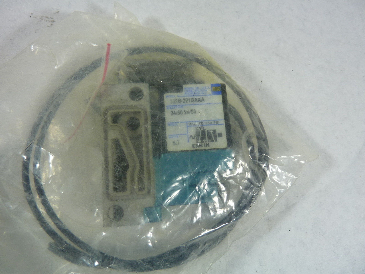 MAC 132B-221BAAA Solenoid Valve 6.7W 50/60HZ 24V ! NEW !