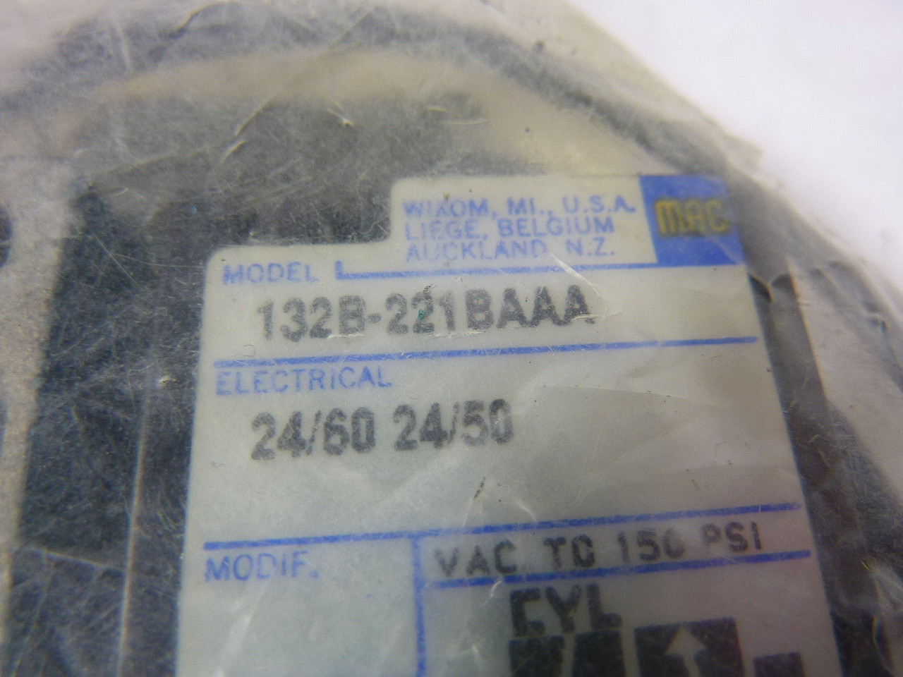 MAC 132B-221BAAA Solenoid Valve 6.7W 50/60HZ 24V ! NEW !