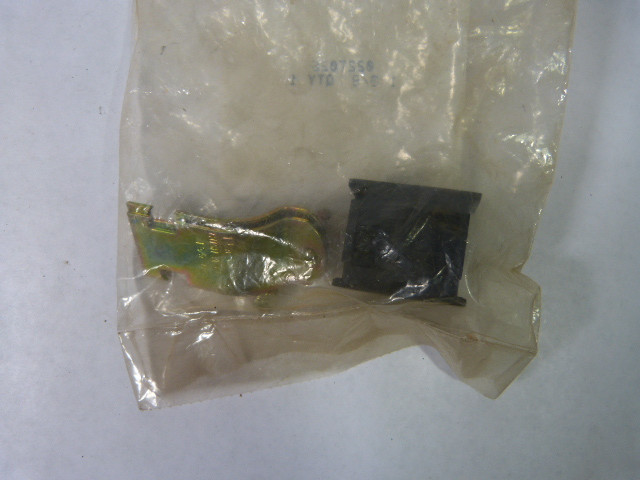 Cush A Clamp 022T026 Cushion Clamp for Pipe 1-3/8" ! NWB !