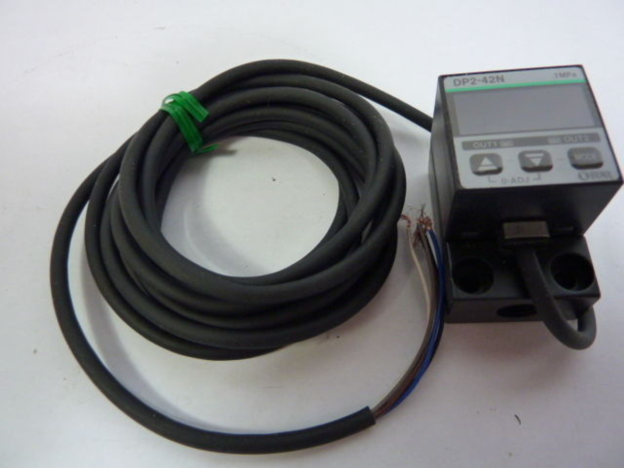 Sunx DP2-42N LED Display Digital Pressure Sensor USED