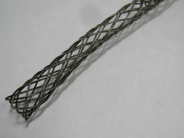Hubbell/Kellems 074-01-084 Strain Relief Cord Grip .625"-.270" USED