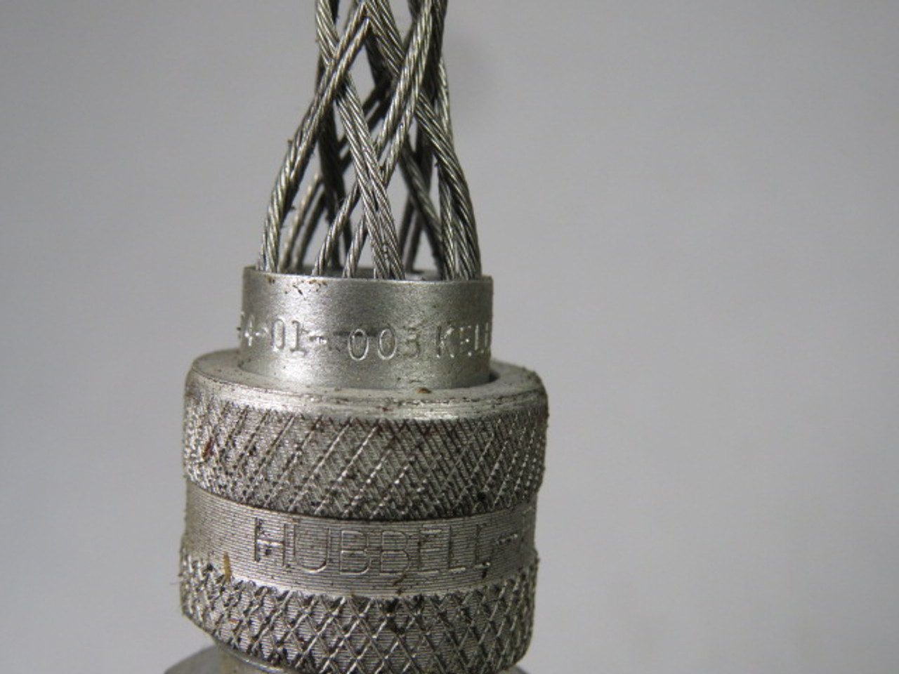 Hubbell/Kellems 074-01-003 Strain Relief Cord Grip .375"-.437" USED