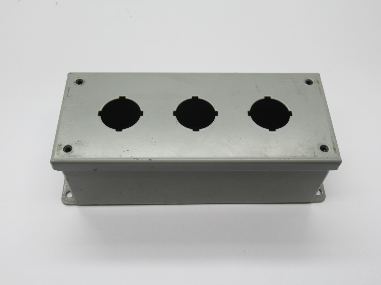 BEL 3PB Pushbutton Enclosure 3-Hole 8" L x 3.25" W x 2.75" T MISSING SCREWS USED