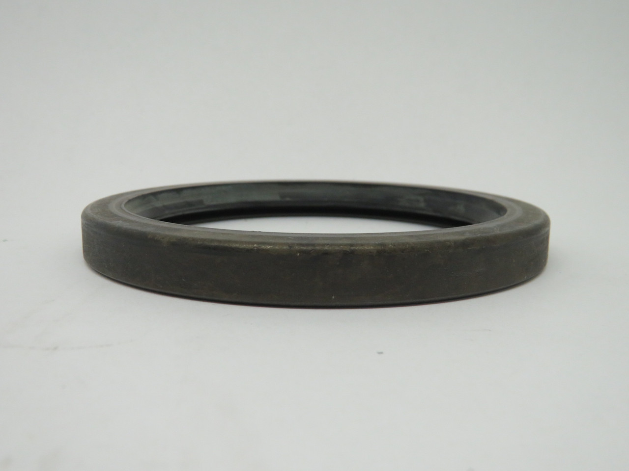 Chicago Rawhide 38669 Oil Seal 3.875" ID x 4.876" OD x 0.5" W *SHELF WEAR* NOP