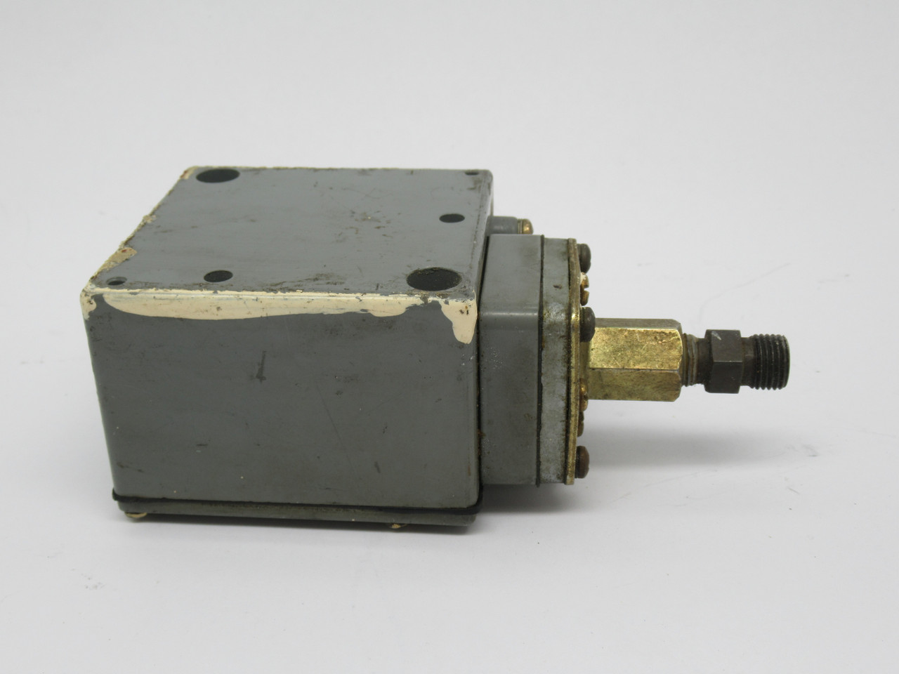 Square D 9012-GAW-5 Ser.C Pressure Switch 3-150PSI 1/4" NPTF *FADED LABEL* USED