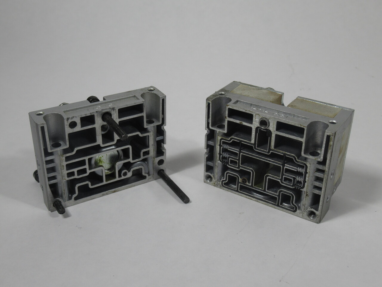 Festo CPV10-VI Manifold Assembly End Plates 161377 & 188454 USED