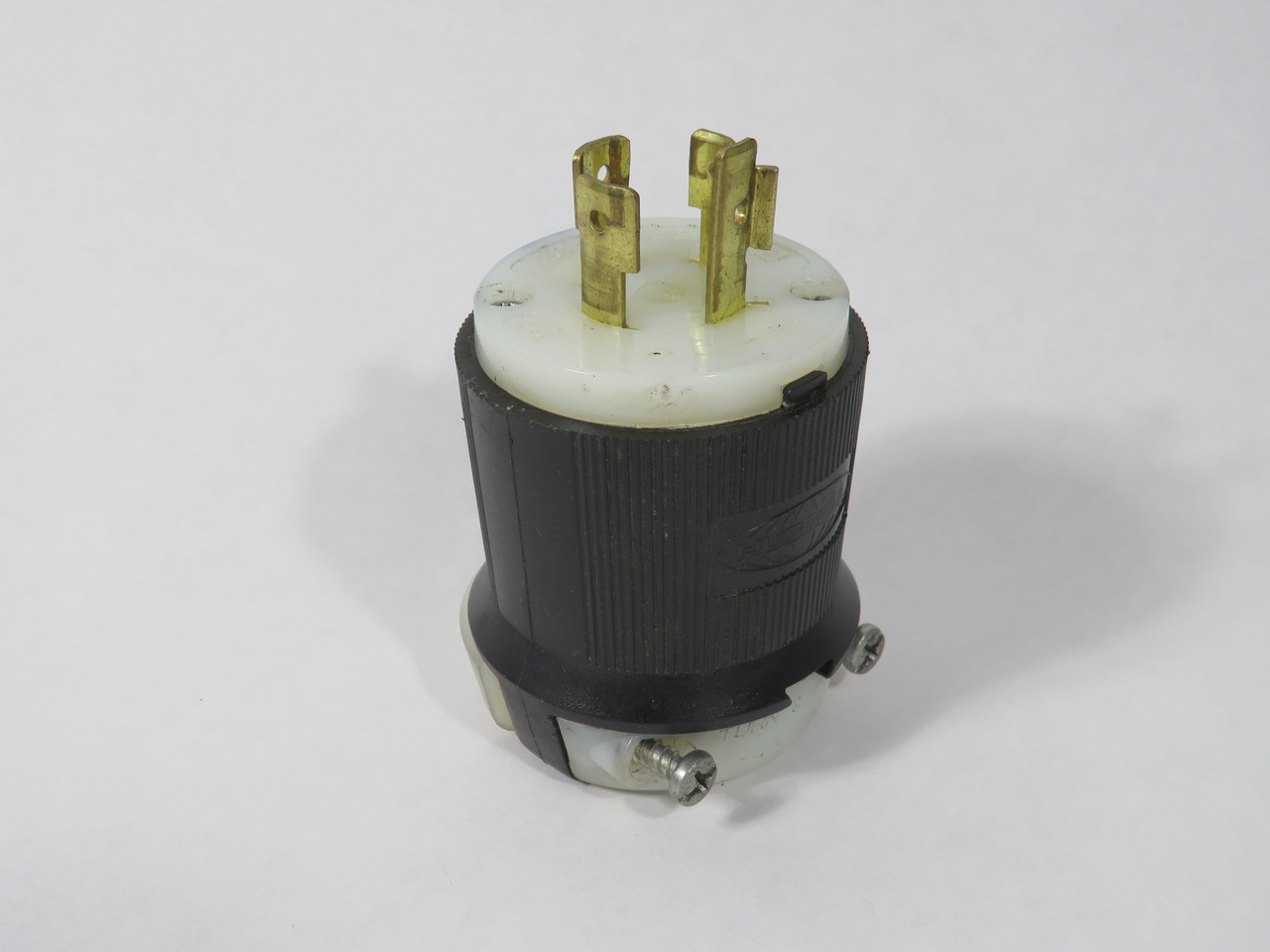 Hubbell HBL2421 Insulgrip Twist-Lock Plug 20A 250V 4W 3P 3Ph CRACKED GASKET USED