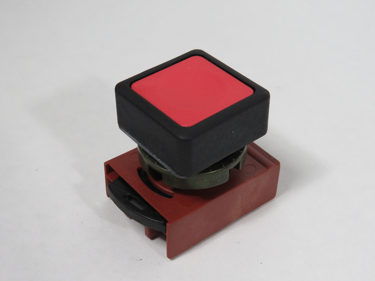 General Electric P9SPNRG Flush Square Momentary Push Button w/Holder Red Cap NWB