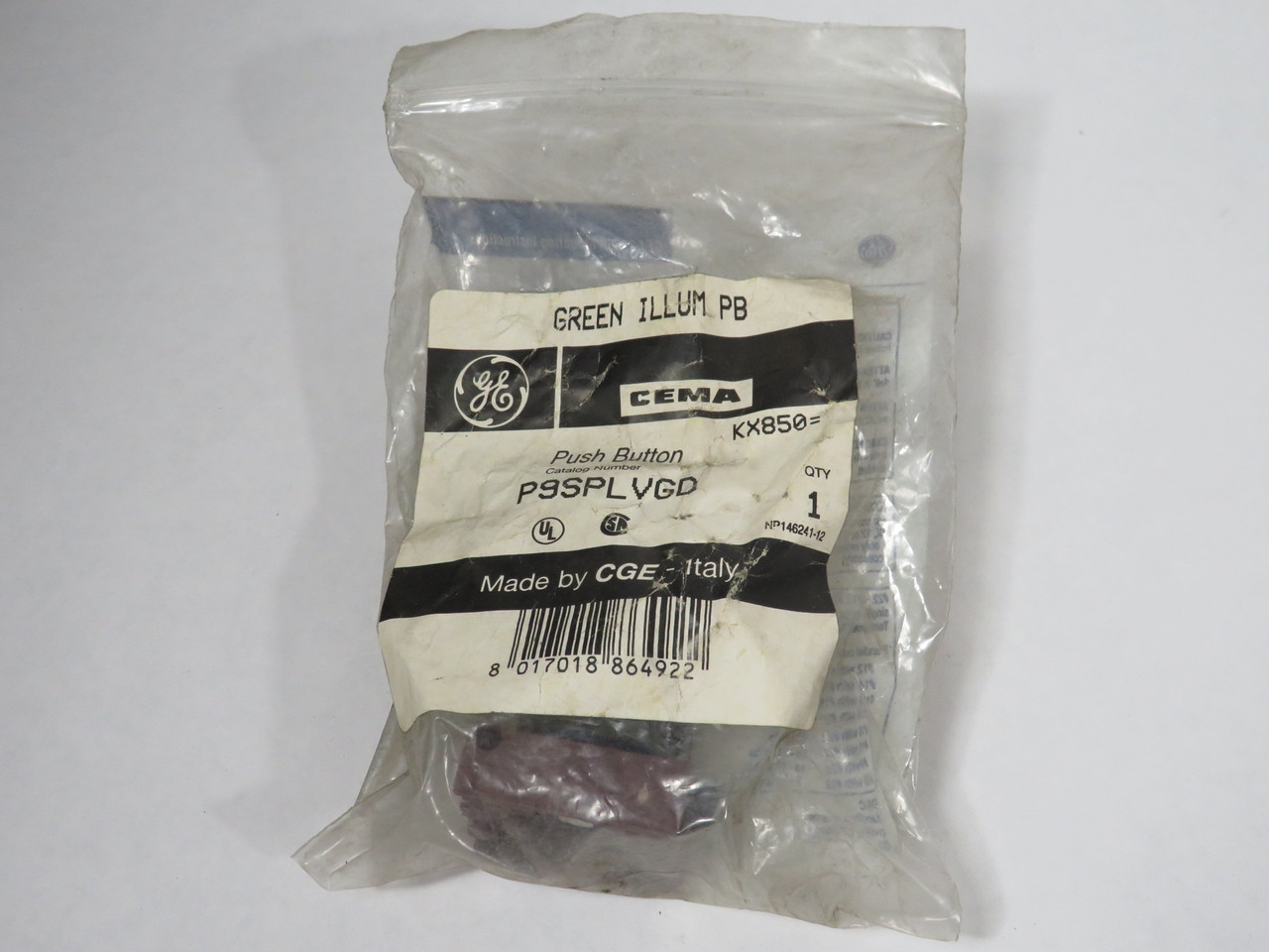 General Electric P9SPLVGD Flush Illuminated Push Button w/Holder Green Cap NWB