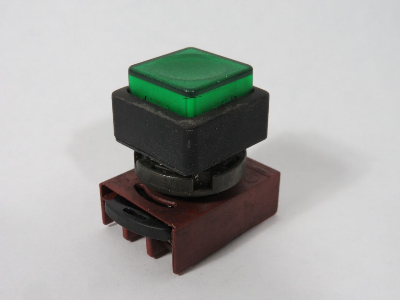 General Electric P9SPLVSD Raised Illuminated Push Button w/Holder Green USED