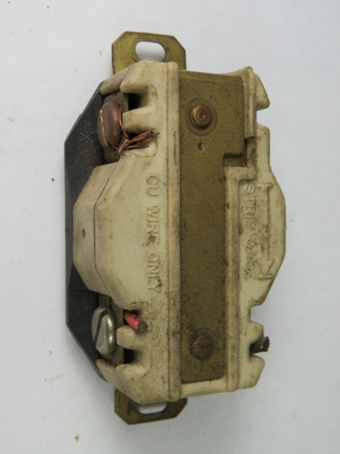 Hubbell HBL2410 Twist Lock Receptacle 20A 125/250V 4W 3-Pole USED