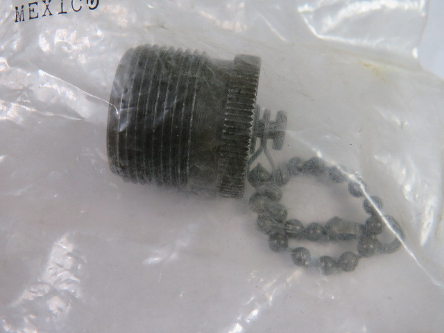 Amphenol Aerospace 97-60-14P Circular Connector Plug ! NWB !