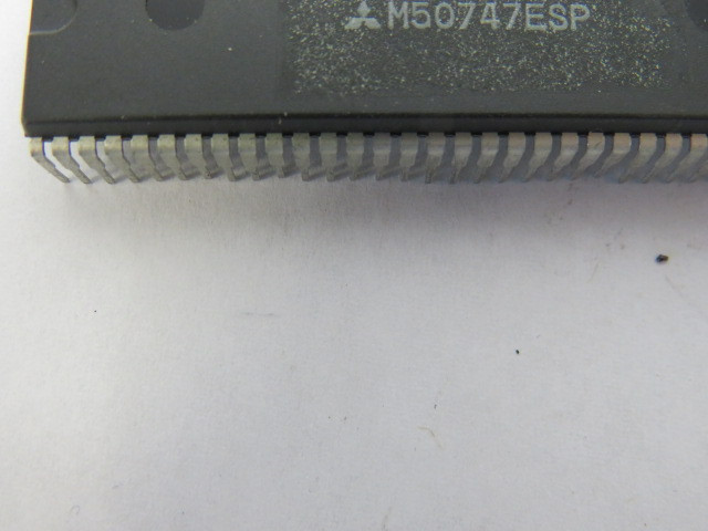 Mitsubishi M50747ESP CMOS Microcontroller 8-Bit 64-Pin USED