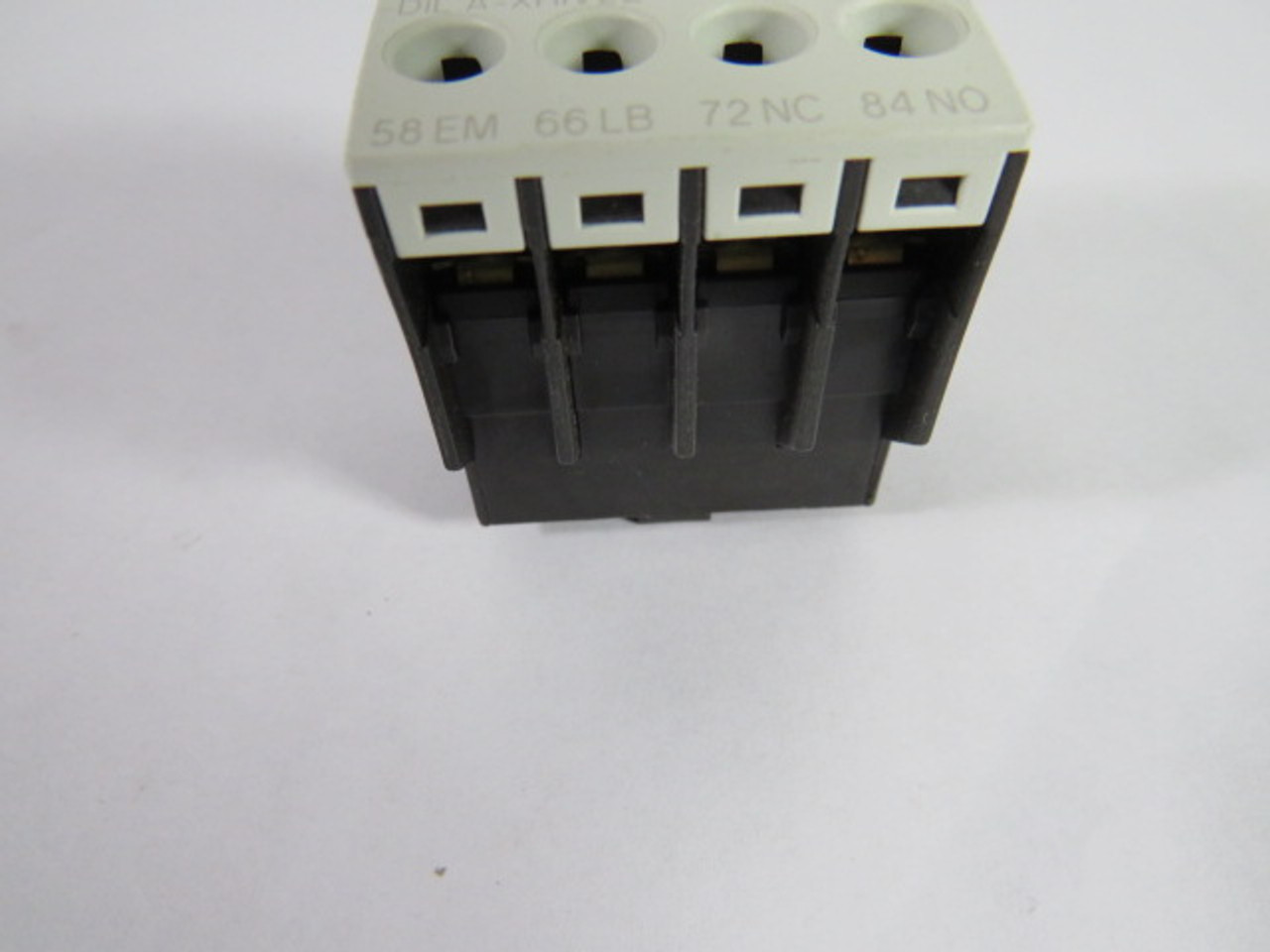 Moeller DIL-A-XHIV22 Contactor 600VAC 250VDC 10A USED