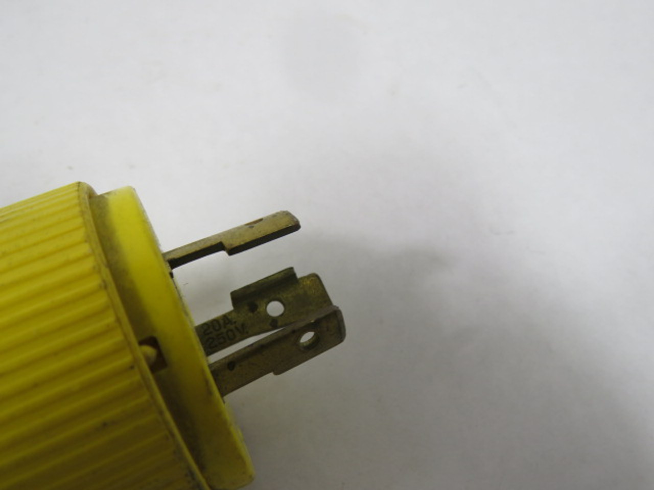 Pass & Seymour L1120P Yellow Industrial Plug 20A 250V 4W 3P USED