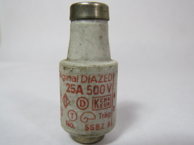 Siemens 5SB2-8 Orginal Diazed Ceramic Bottle Fuse 25A 500V USED